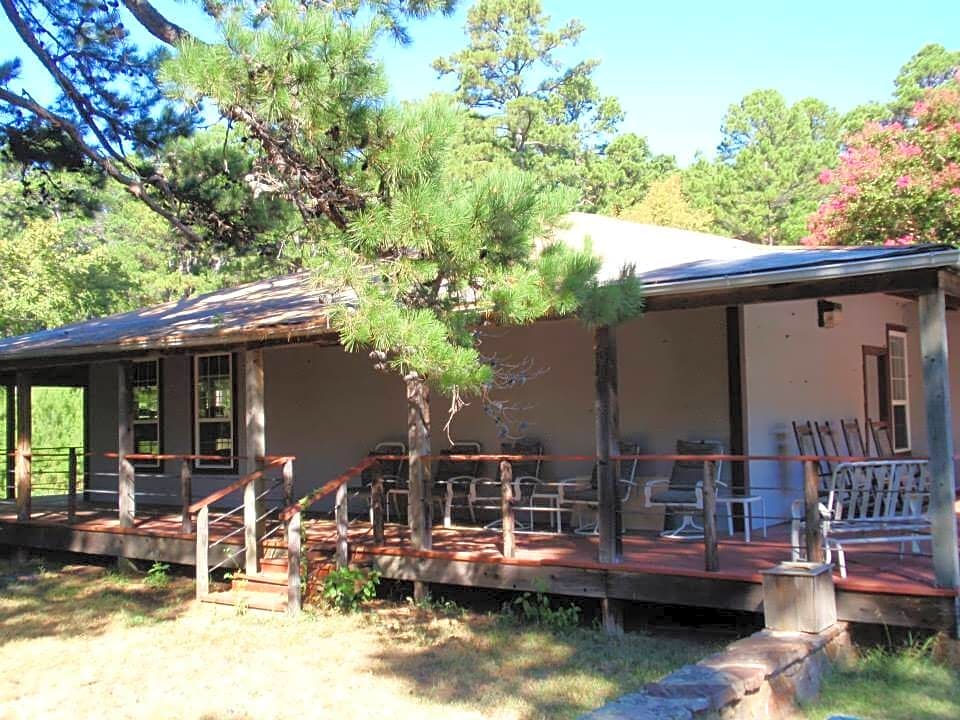 Bunkhouse (12 Guests)