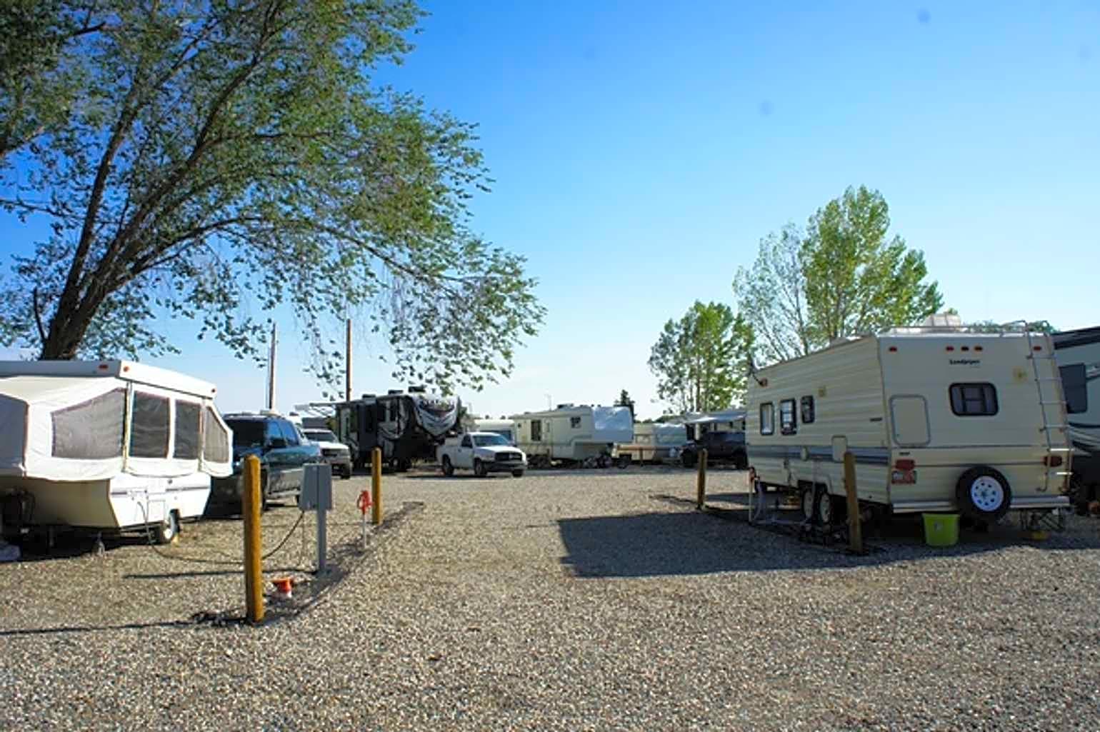 Pull Through RV Site (22'x71')