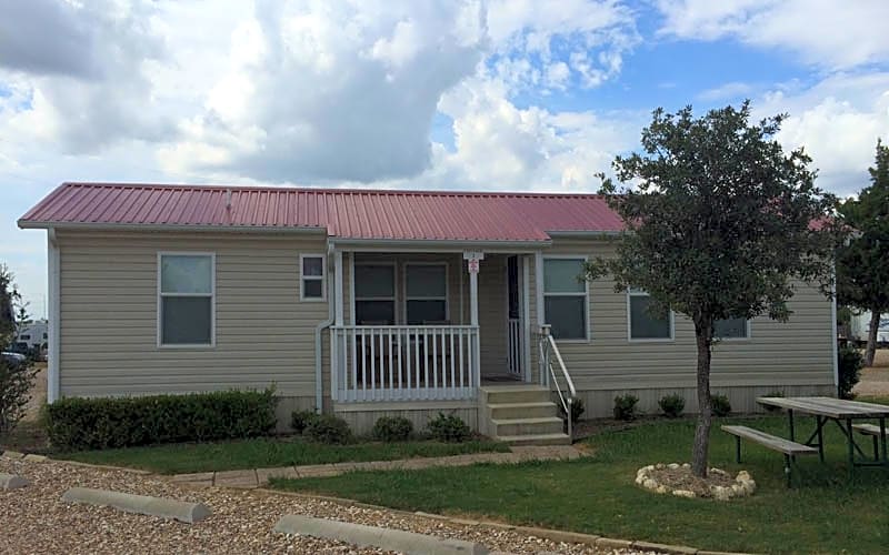 Cottage (2 bedroom - 1 bath)