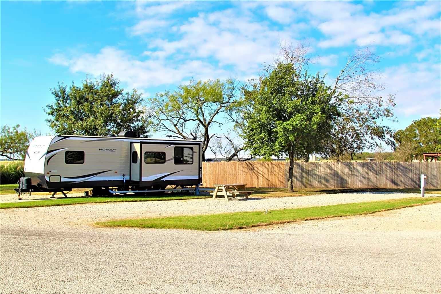 30/50 Amp Back-In RV Site