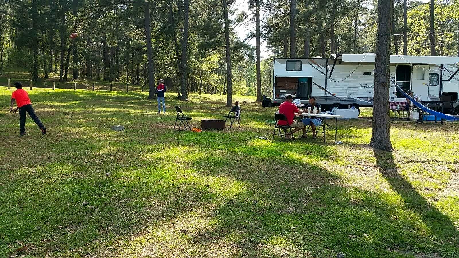 Tent (Camper 35ft or Less)