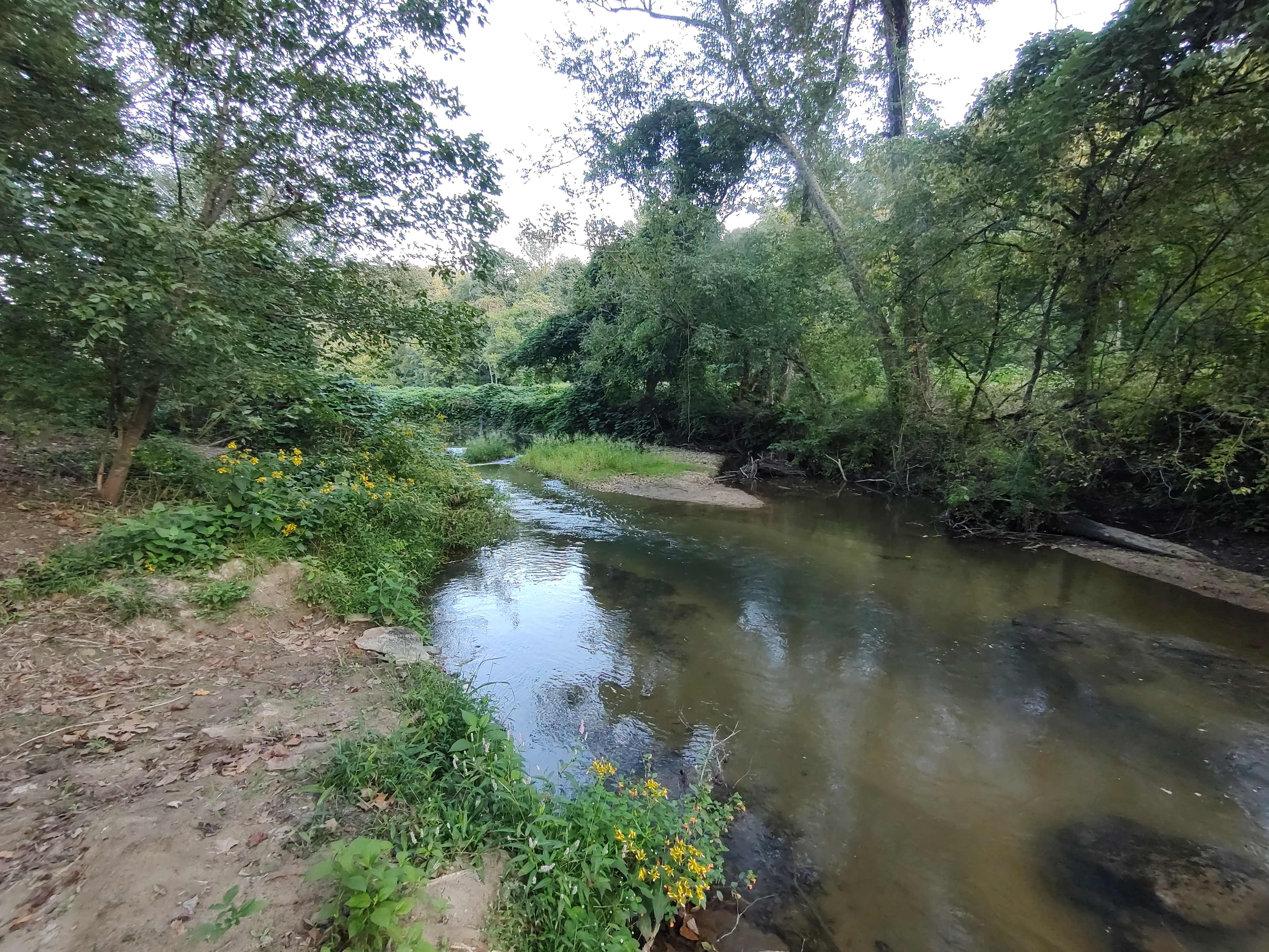 Broken Oak Riverside Getaway
