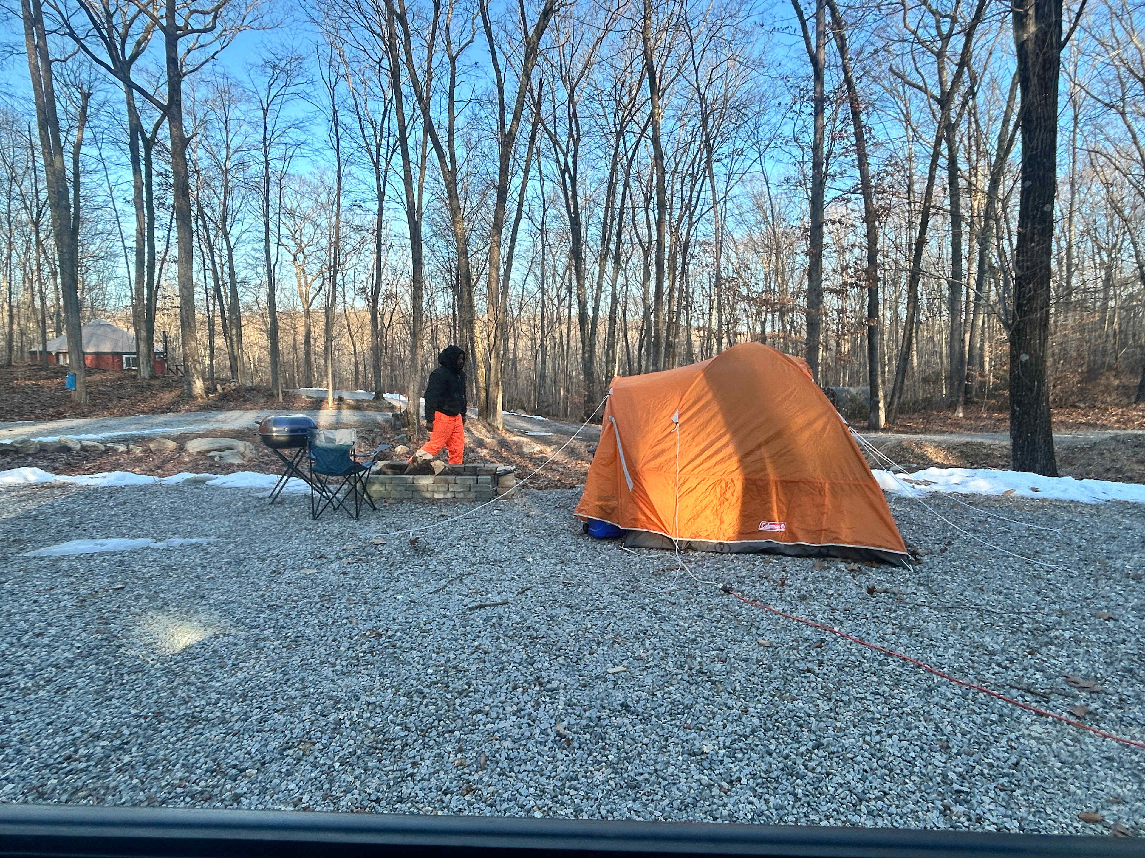 Tent & fire pit 