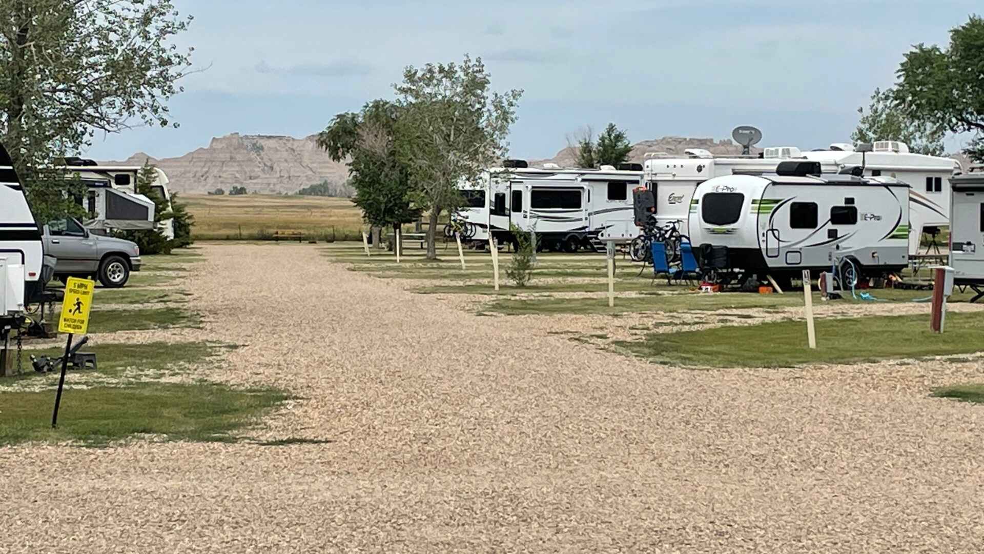 Badlands Hotel & Campground
