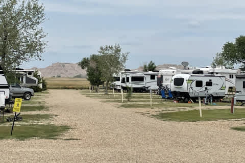 Badlands Hotel & Campground