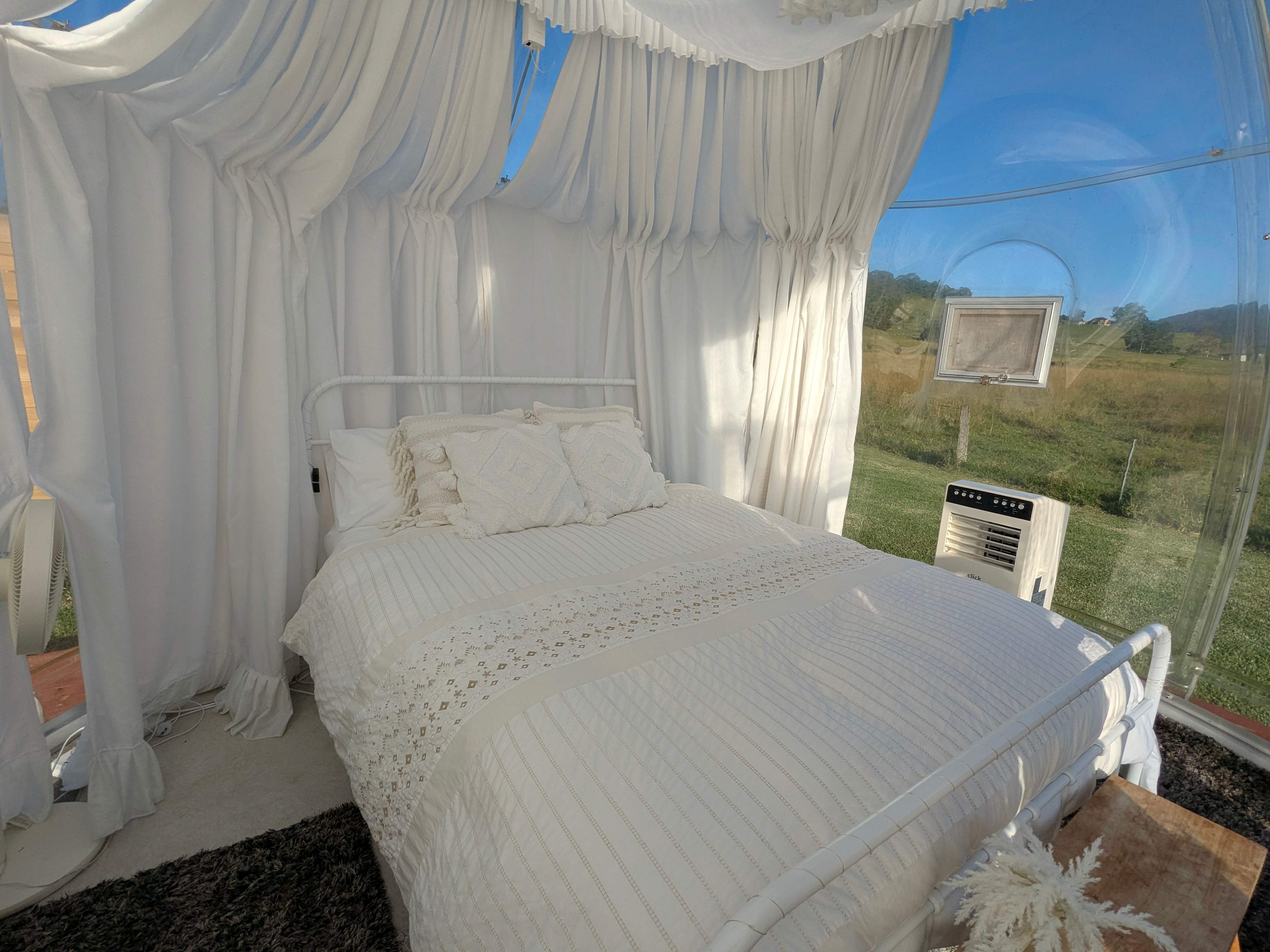 STAR GAZING BUBBLE HOTEL