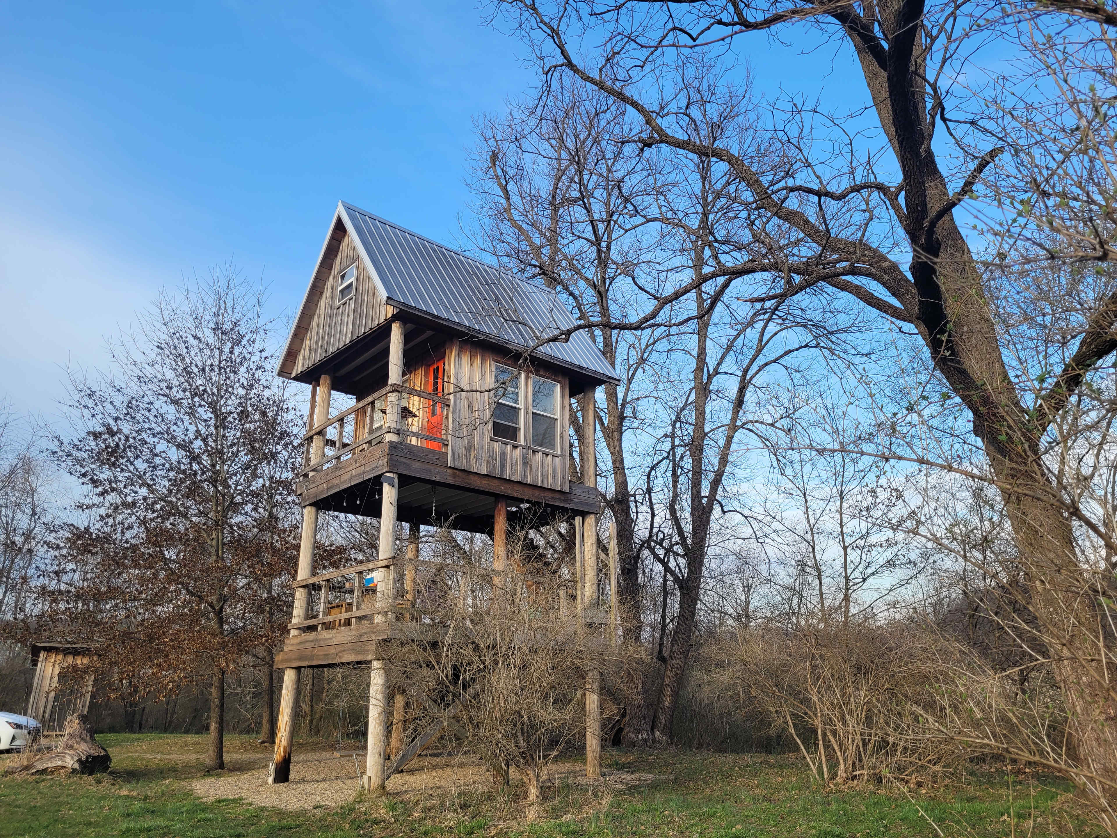 McKee Farm - Treehouses and Camping