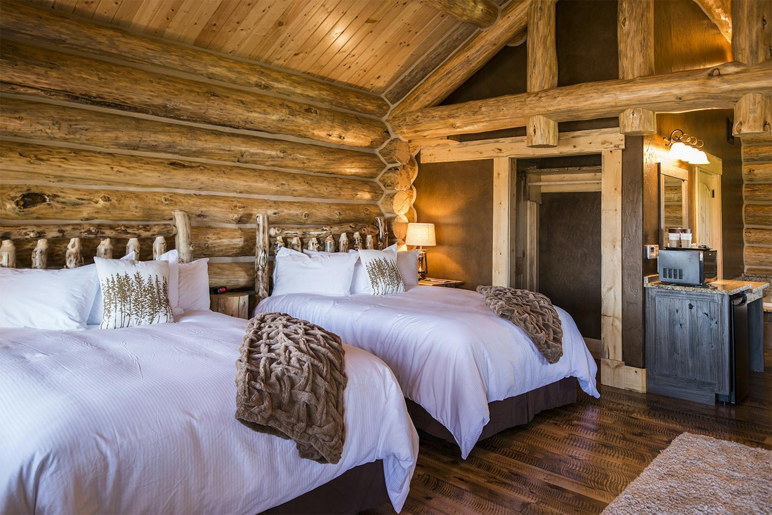 Cozy Queen Cabin
