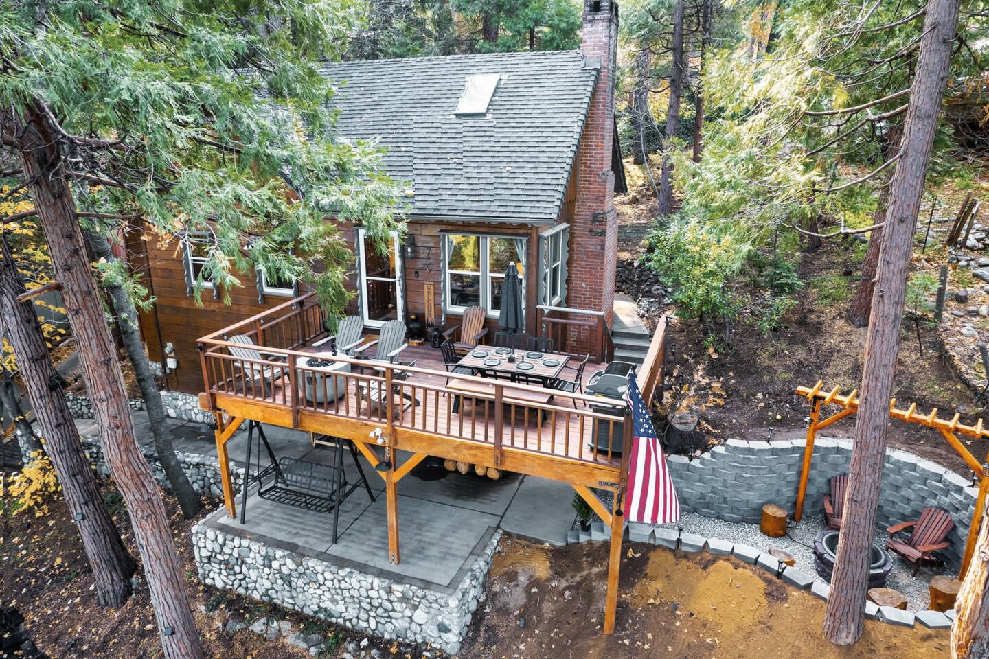 Cozy Hilltop Cabin