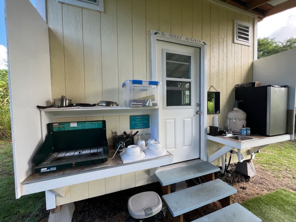 Pulelehua Gardens Off-Grid Cabin