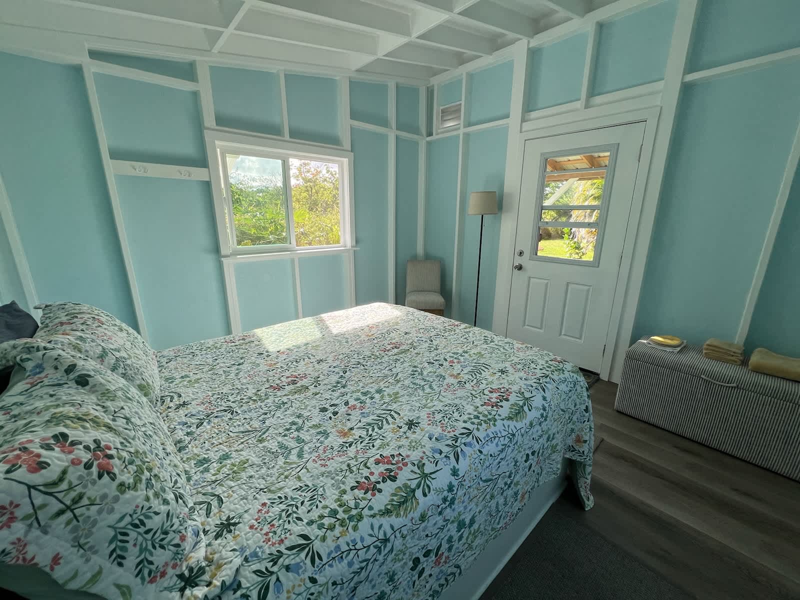 Pulelehua Gardens Off-Grid Cabin