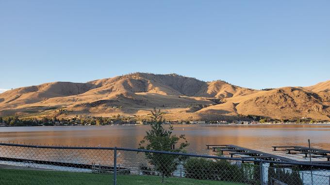 Lakeshore RV Park & Marina