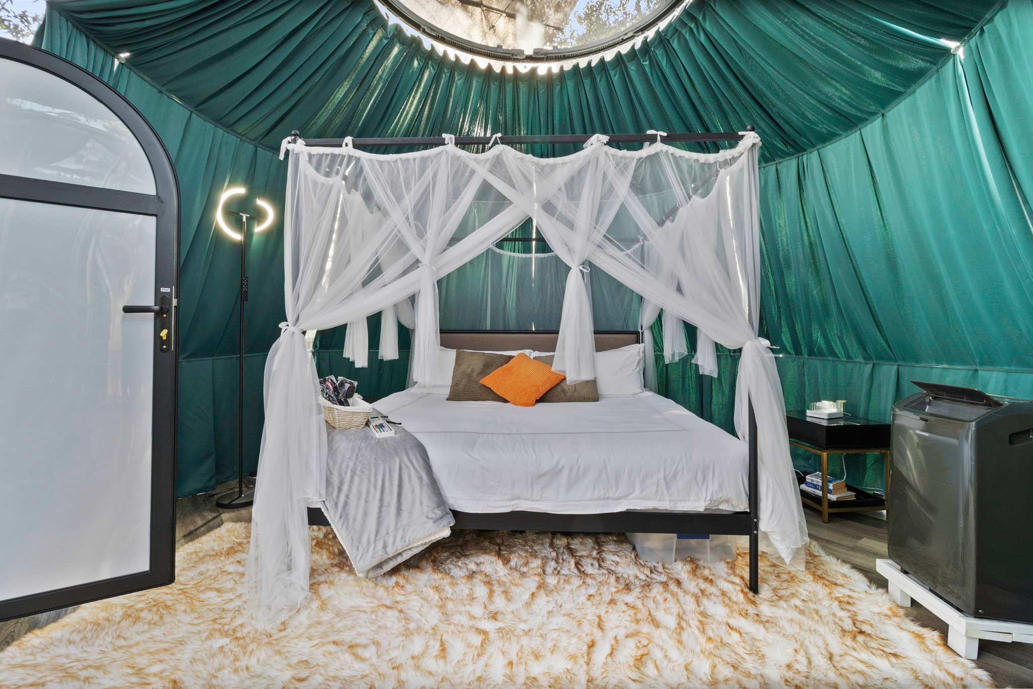Exquisite Luxurious Glamping Dome