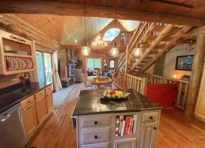 Rustic U.P. Retreat in Marquette