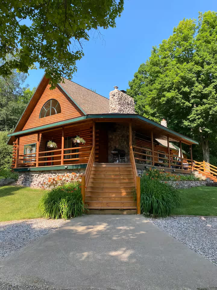 Rustic U.P. Retreat in Marquette