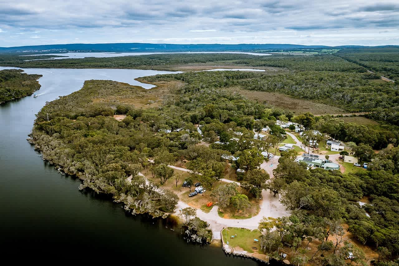 Molloy Holiday Park - Nature Awaits