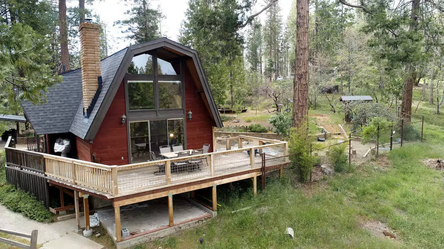 Forest Cabin Near Yosemite!