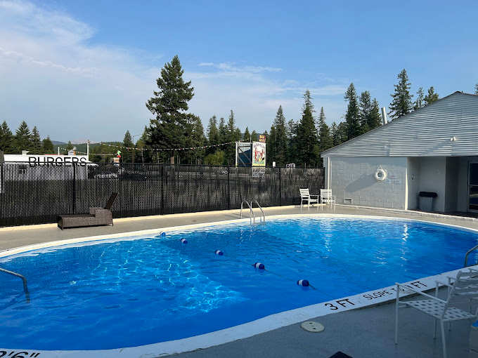 Beargrass Lodging and RV Resort