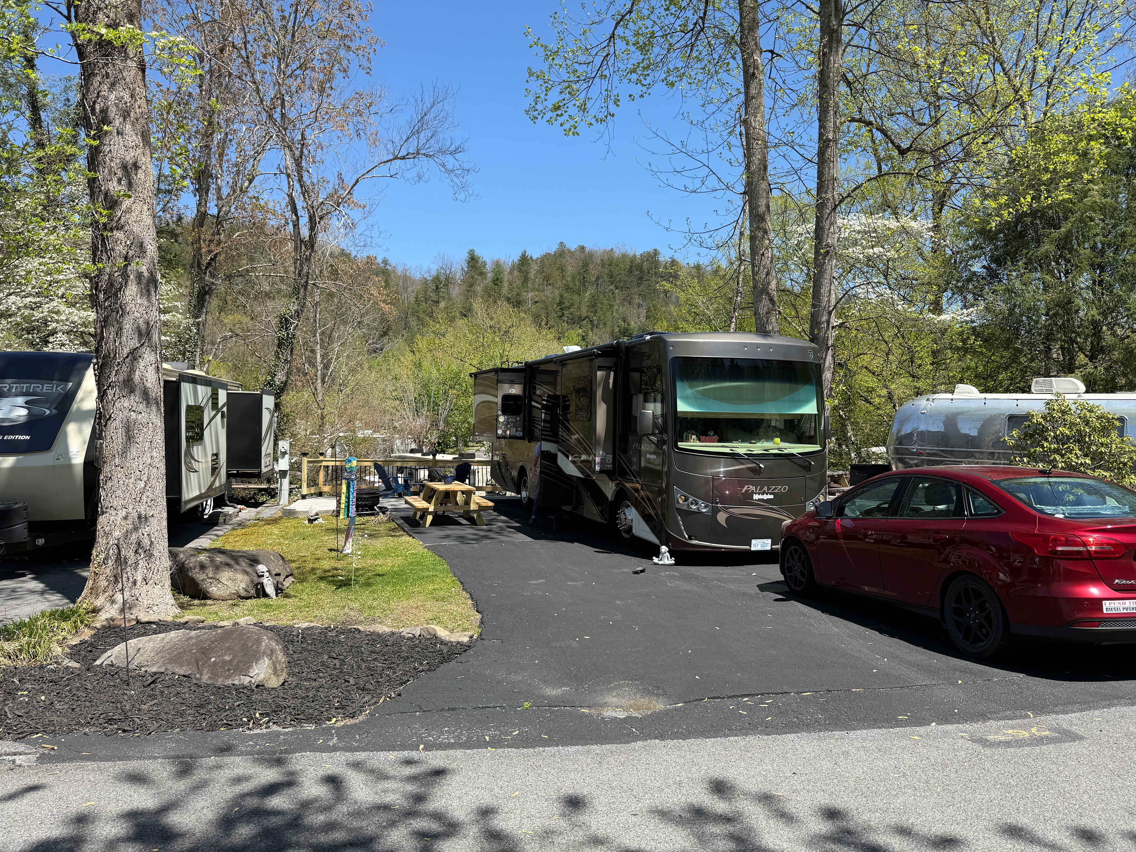 Gatlinburg Vibes RV Camping