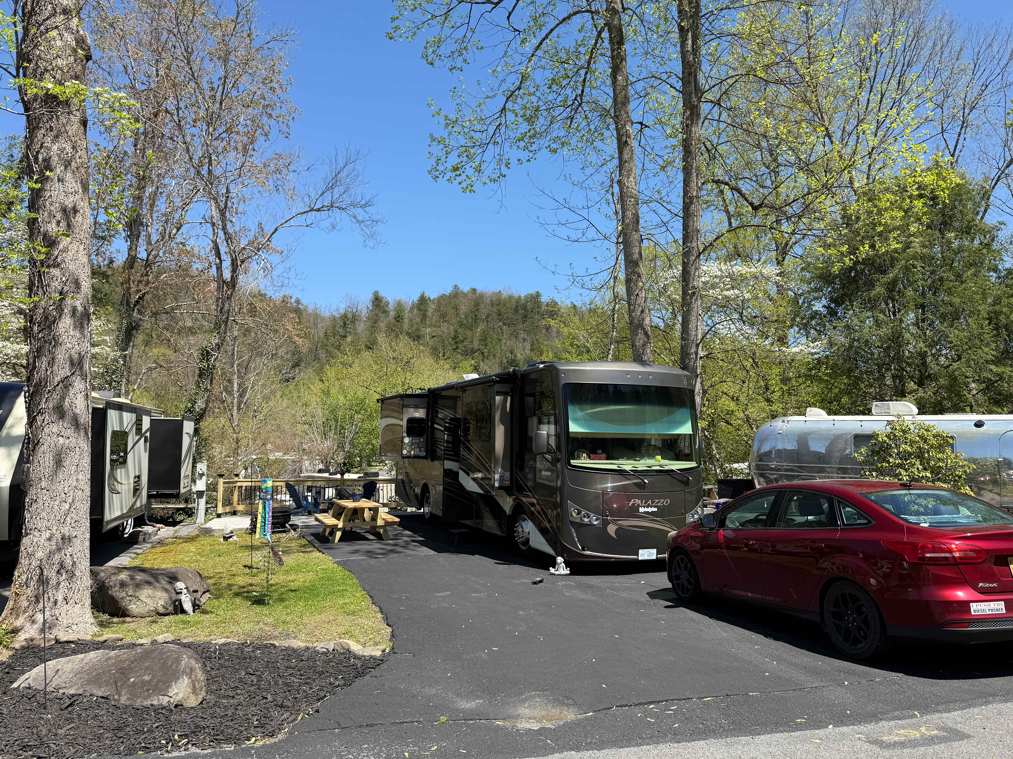 Gatlinburg Vibes RV Camping
