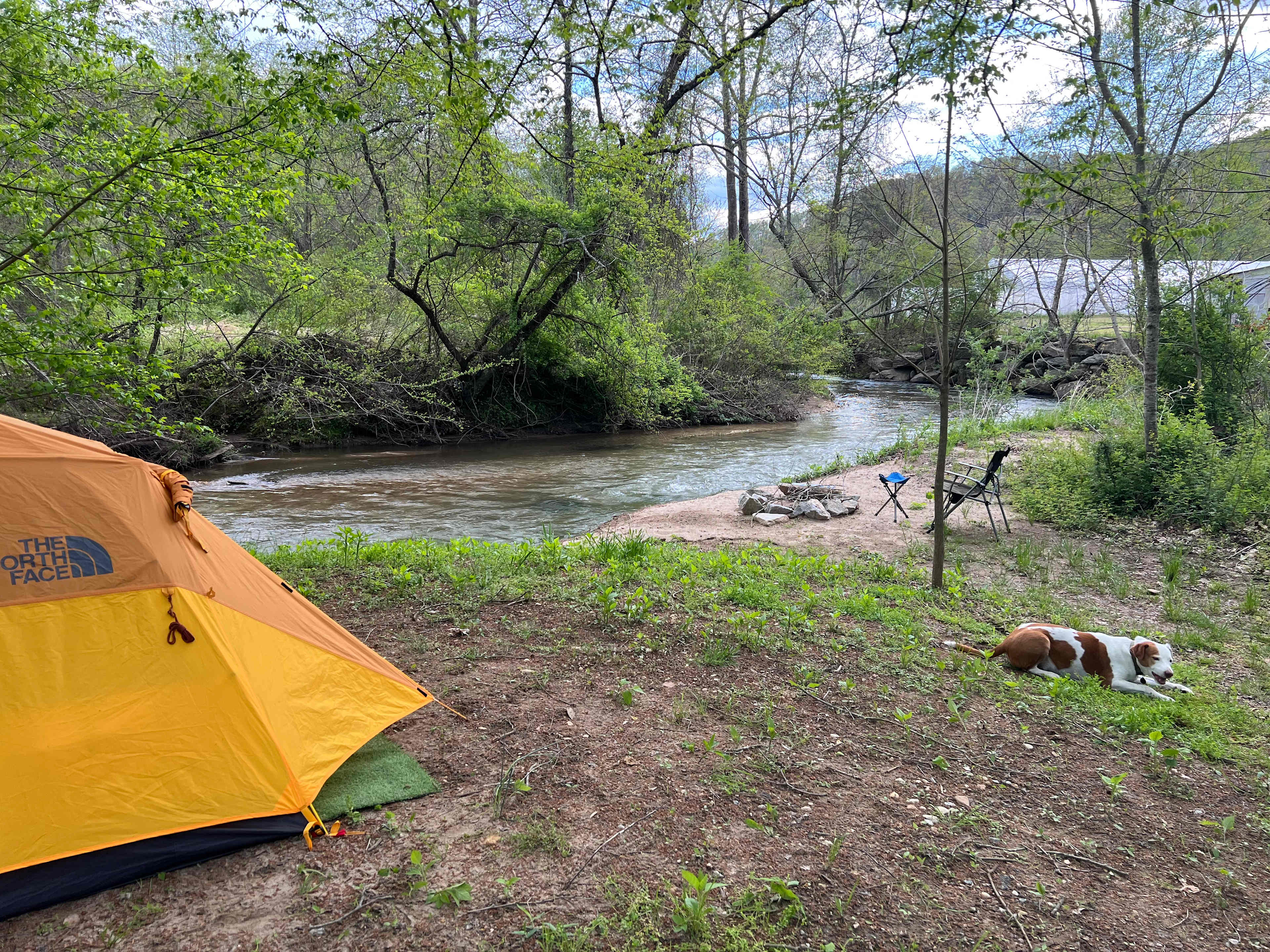 Broken Oak Riverside Getaway