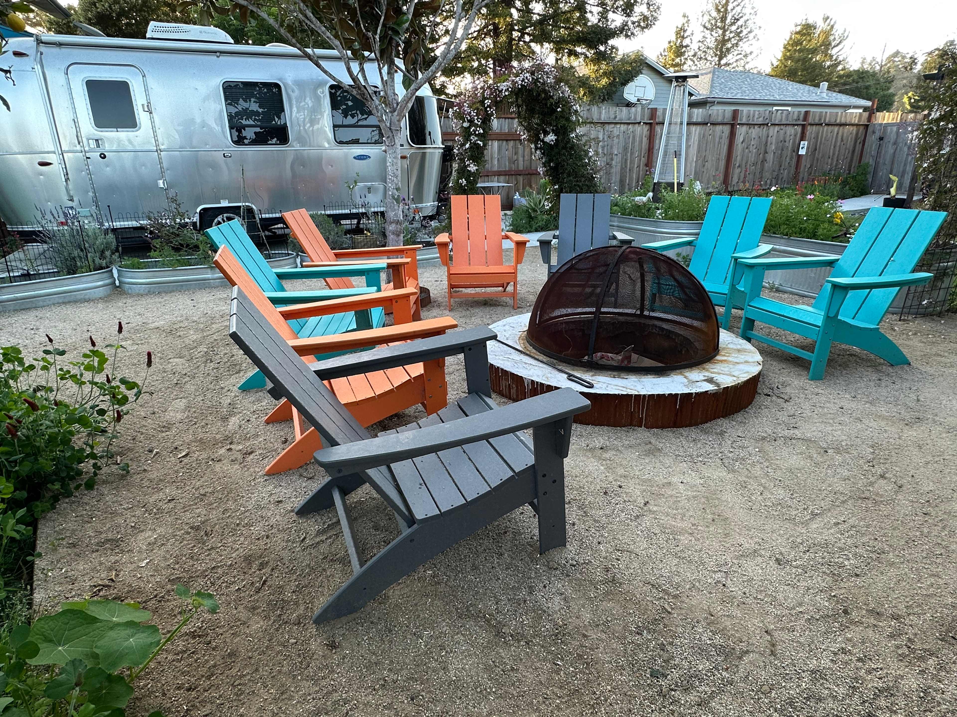 Feel free to use the firepit, yard, propane bbq, and picnic table.
