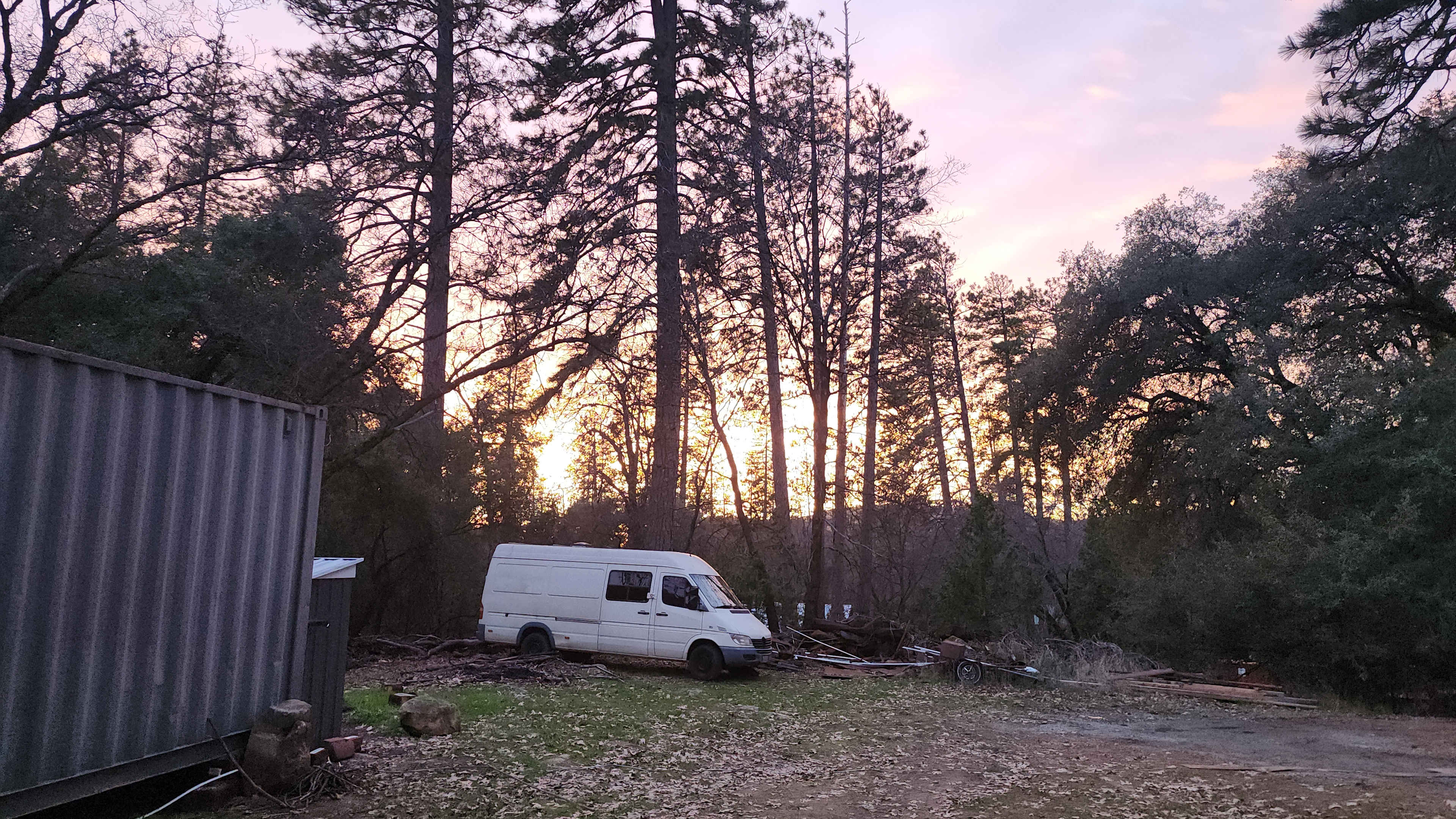 Hip van spot