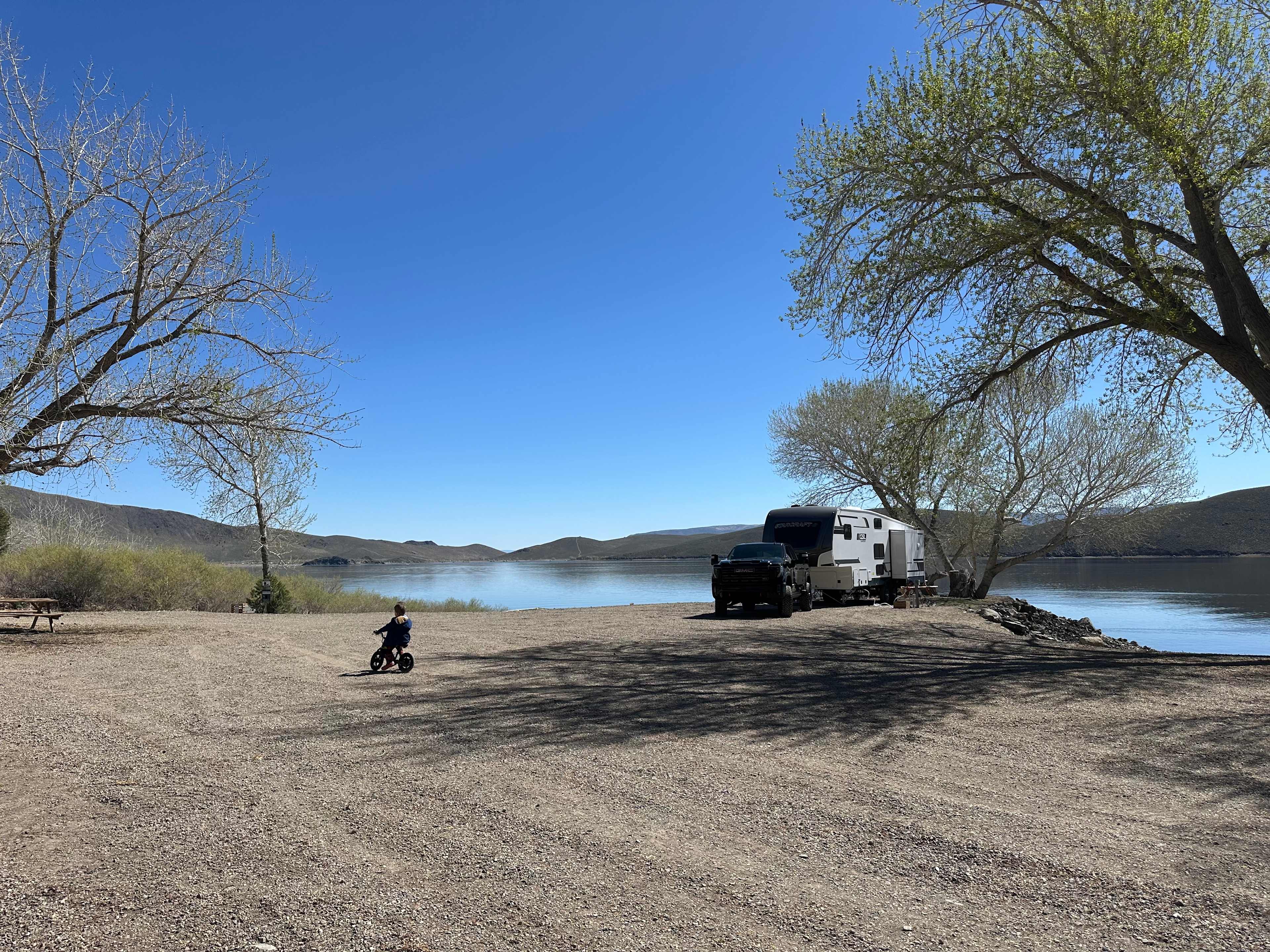 Water front on Topaz Lake