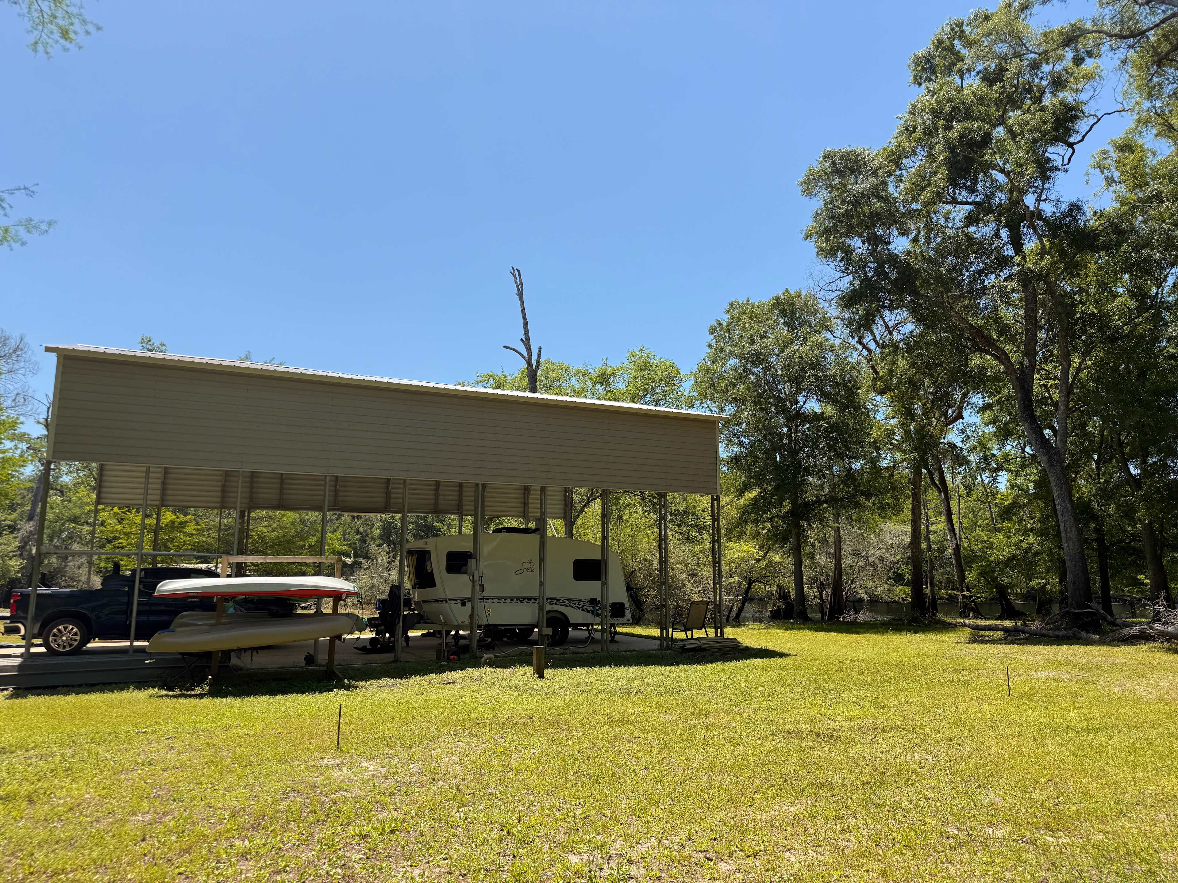 Riverfront Santa Fe / Ichetucknee