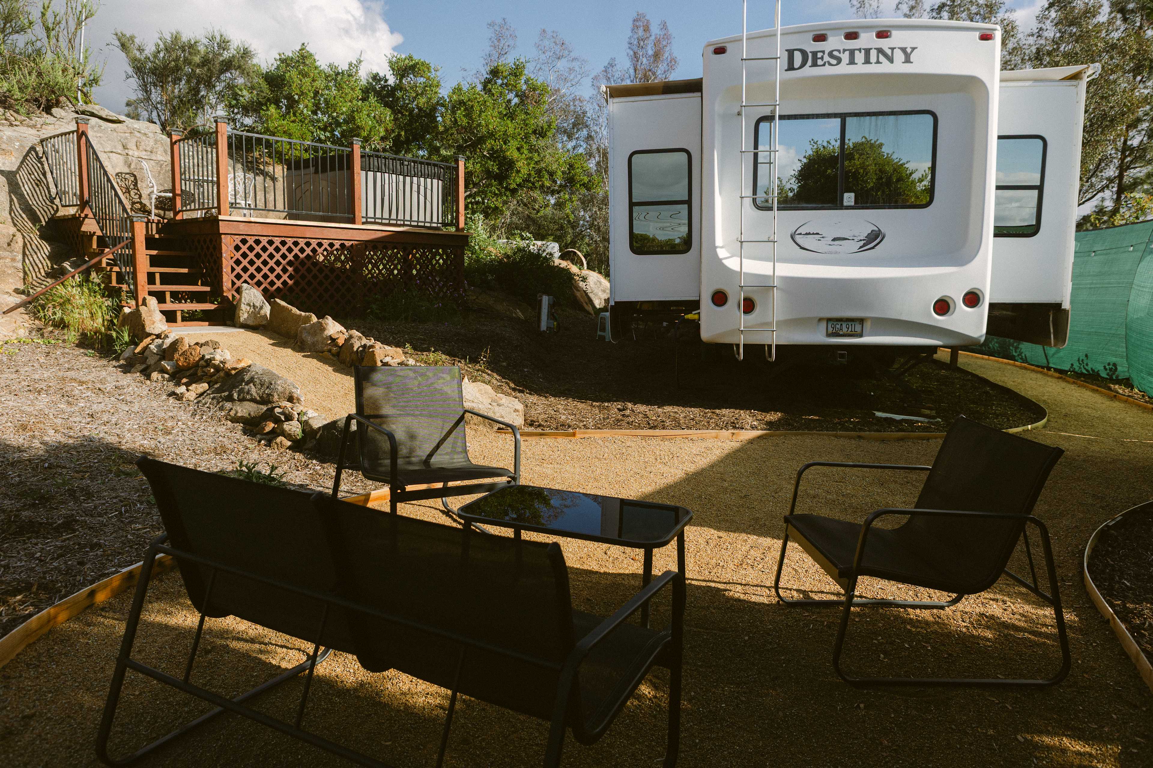 Cozy 5th Wheel W/ Hot Tub