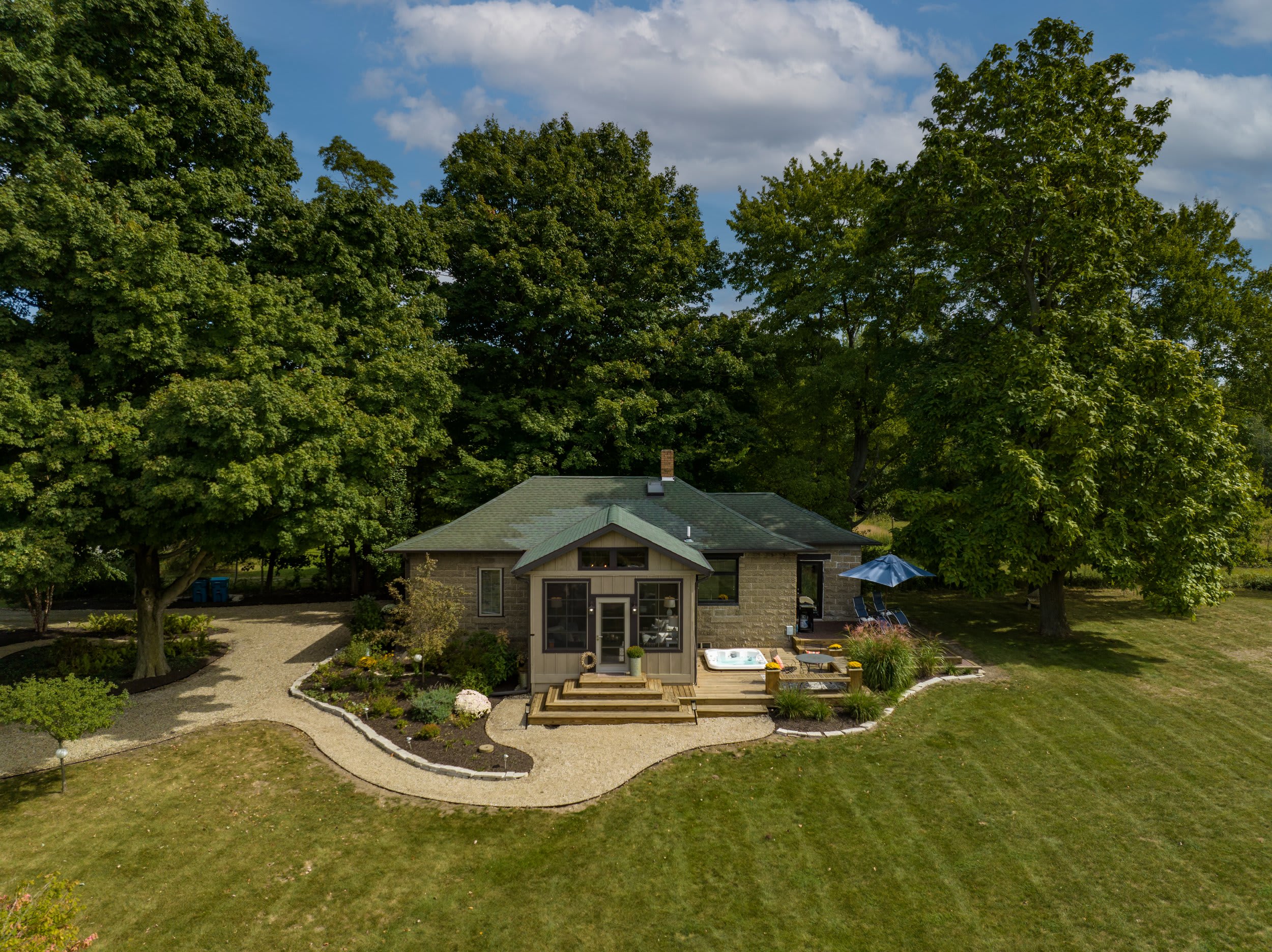 Whitetail Hideaway, Llc