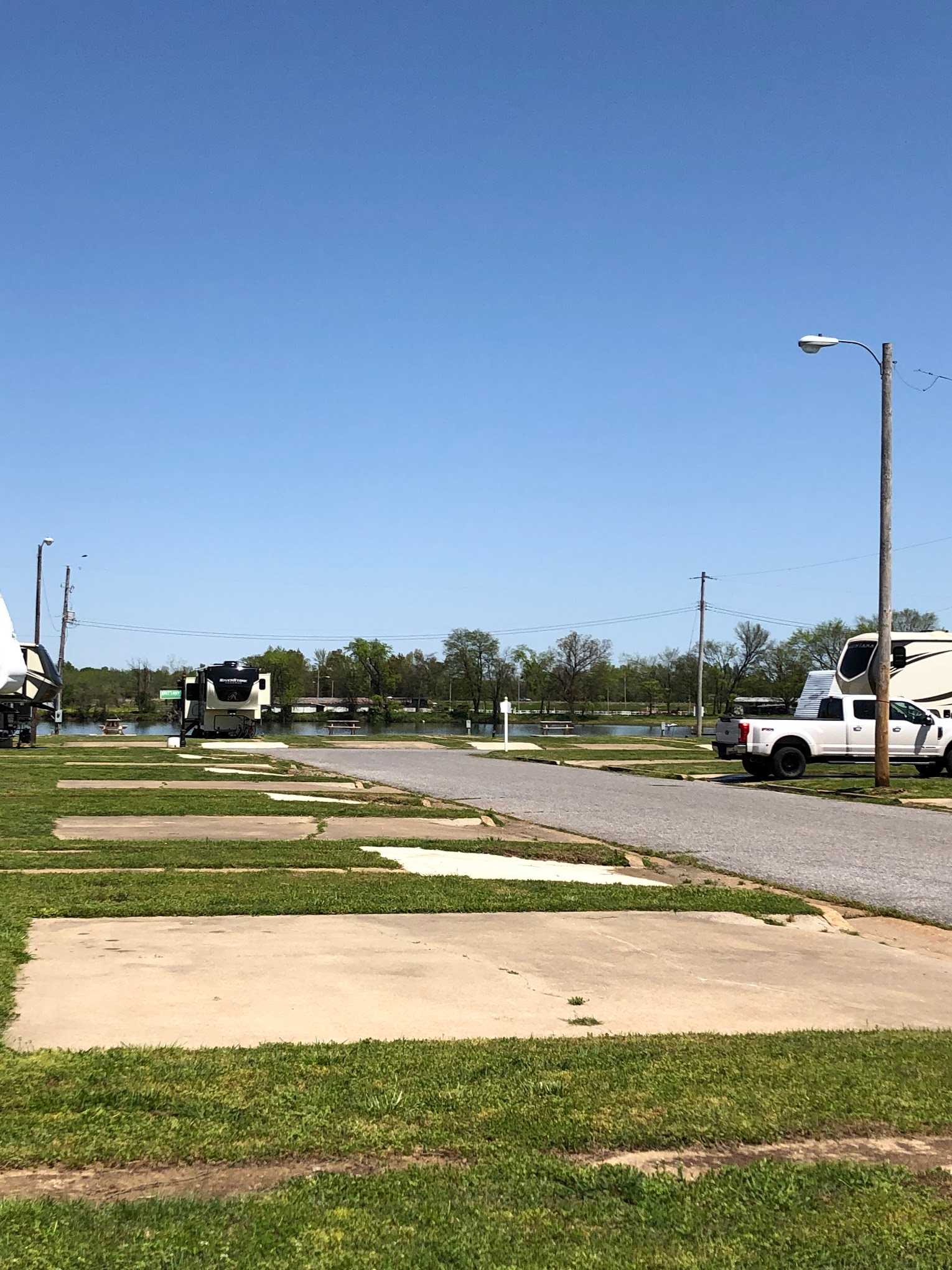 Cook’s Lake RV Parking
