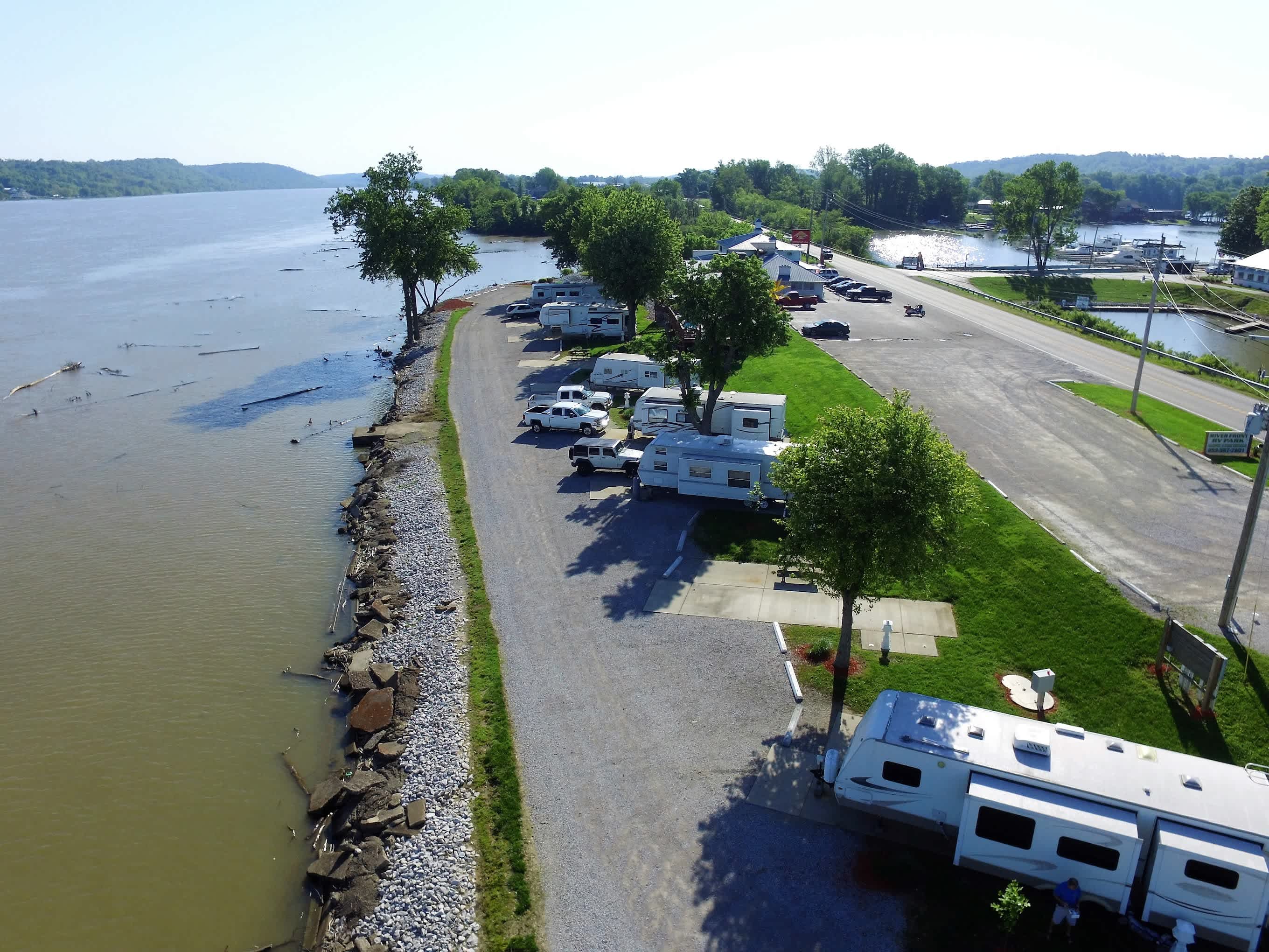 Smugglers Cove Marina & Campground