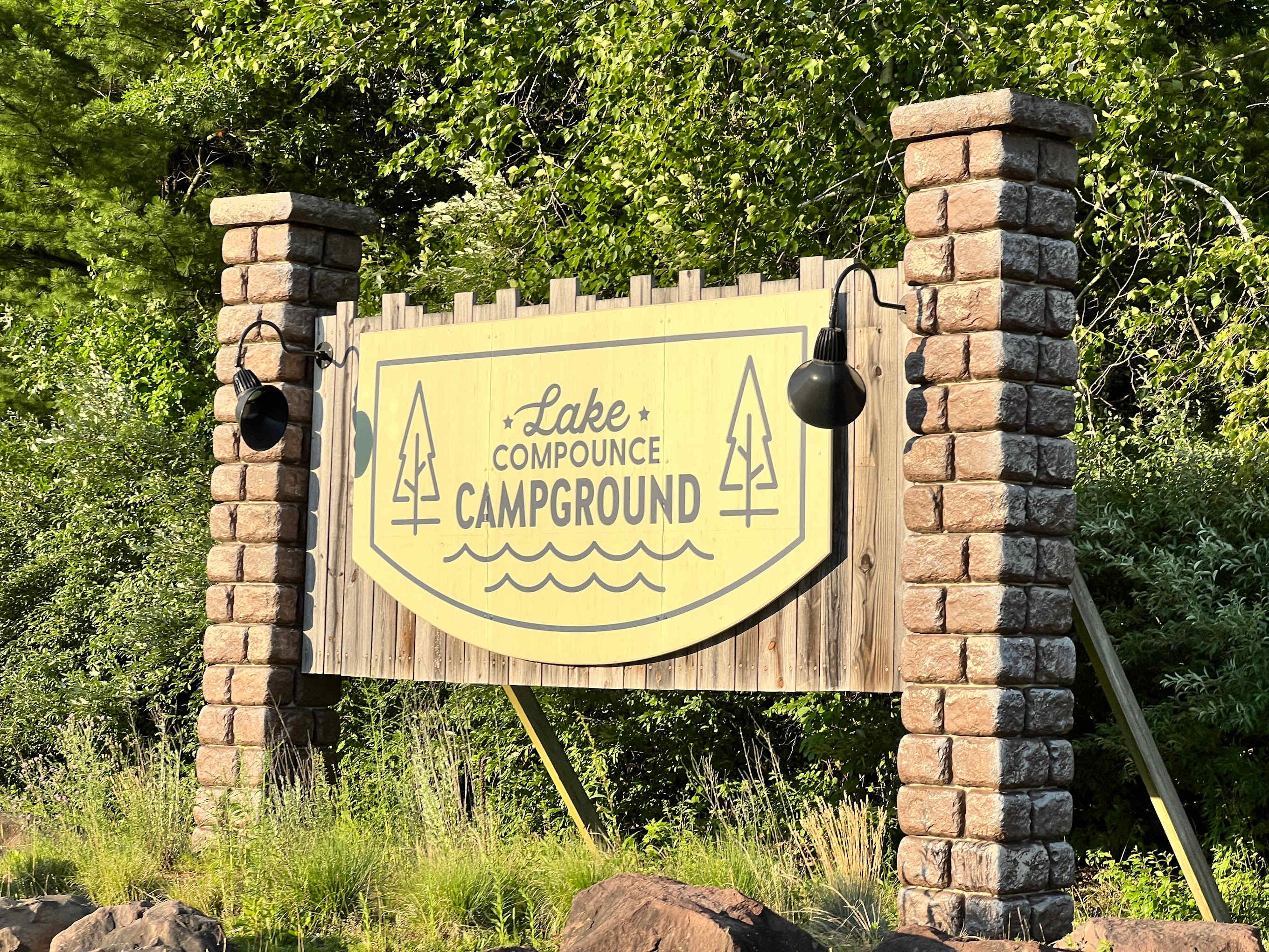 Lake Compounce Campground