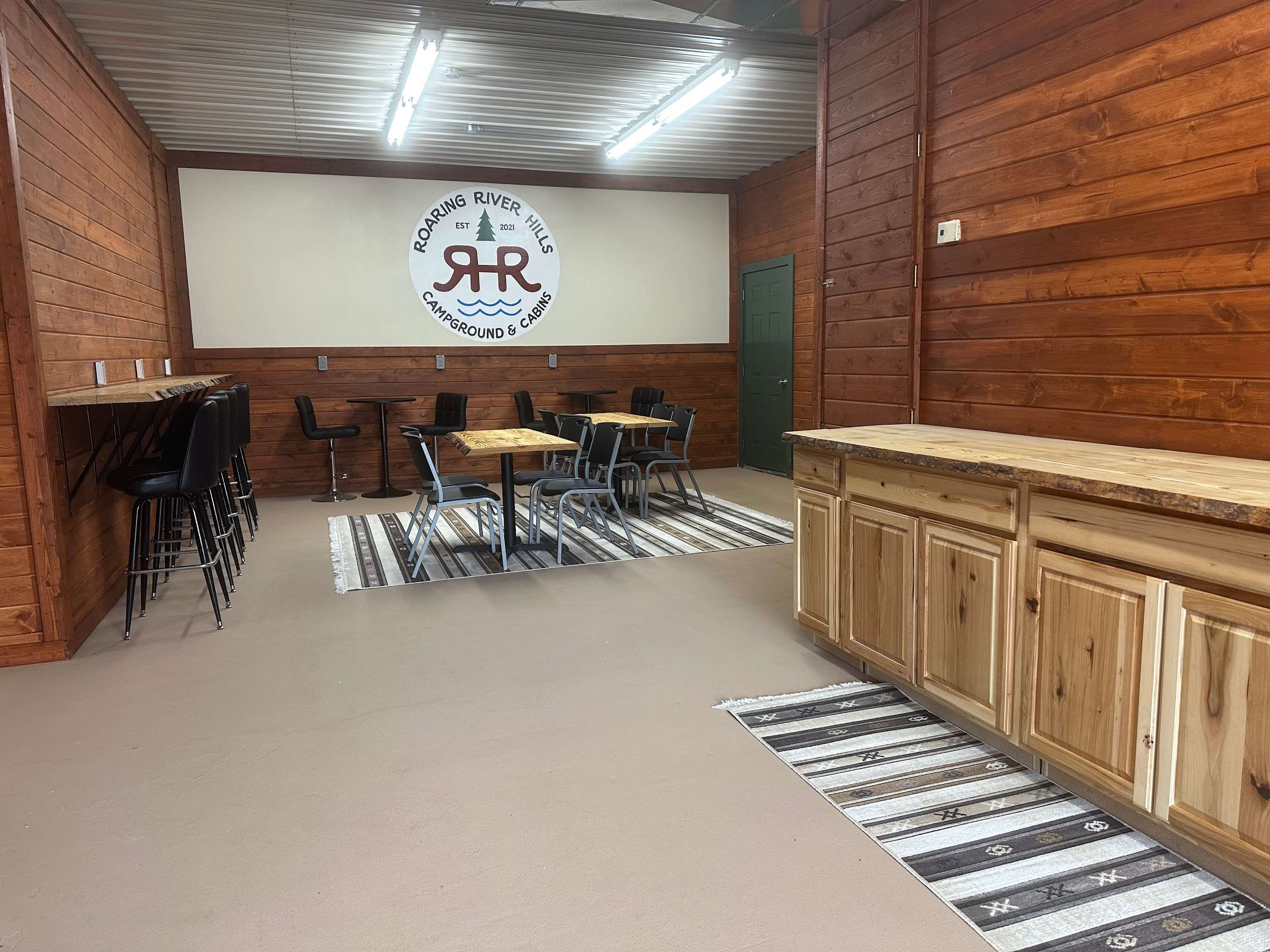 Roaring River Hills Campground & Cabins