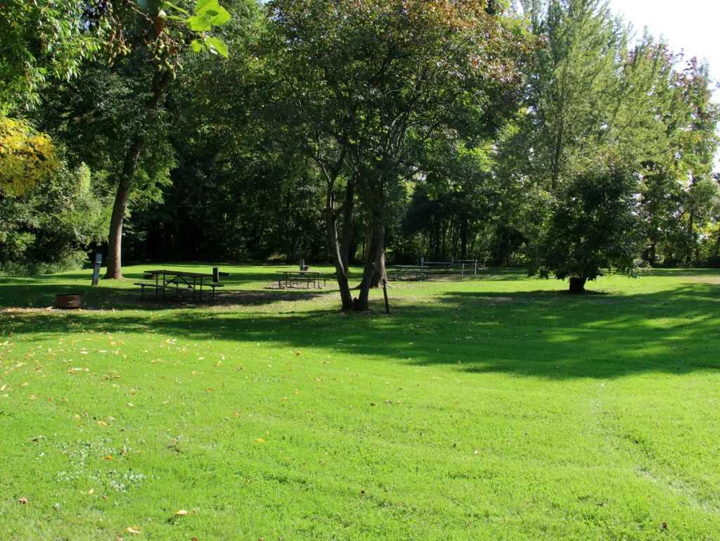 Lake Bluff Campground