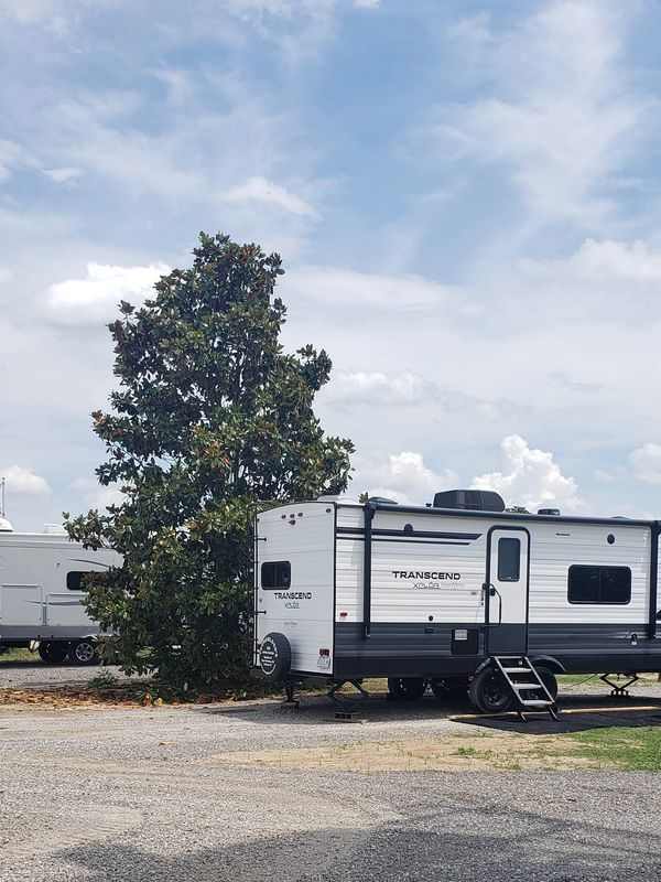 The Magnolia Campground and Store