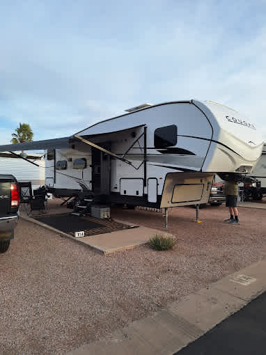 Weaver's Needle RV Resort