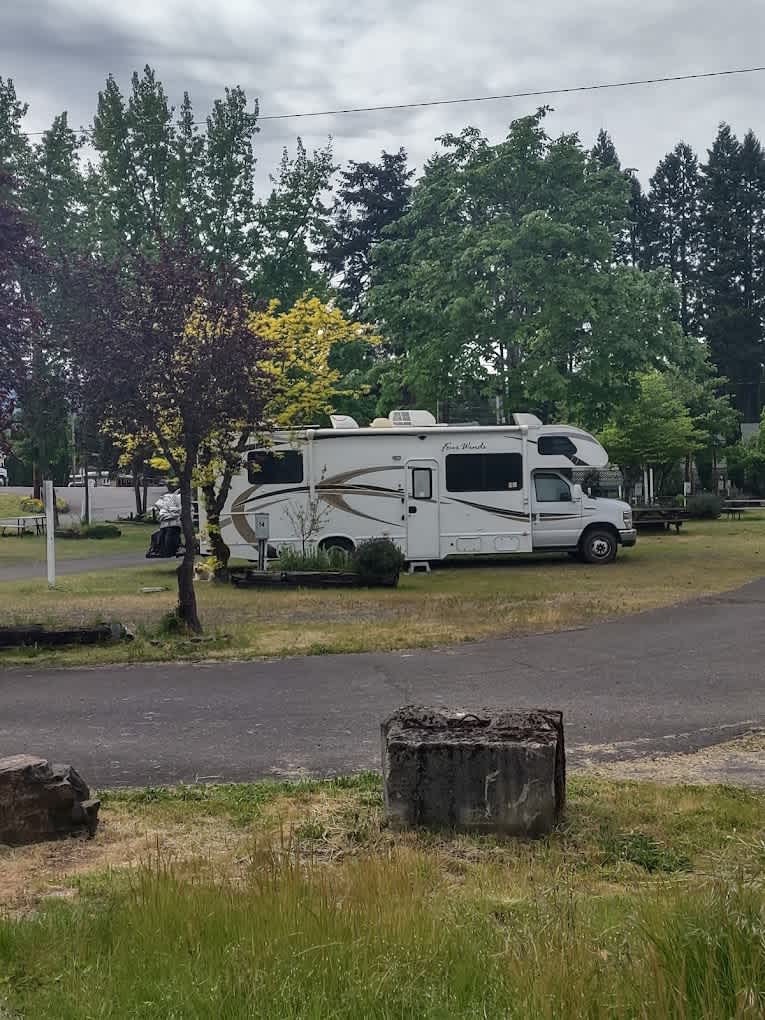 Arbor Inn Motel & Oakridge RV Park
