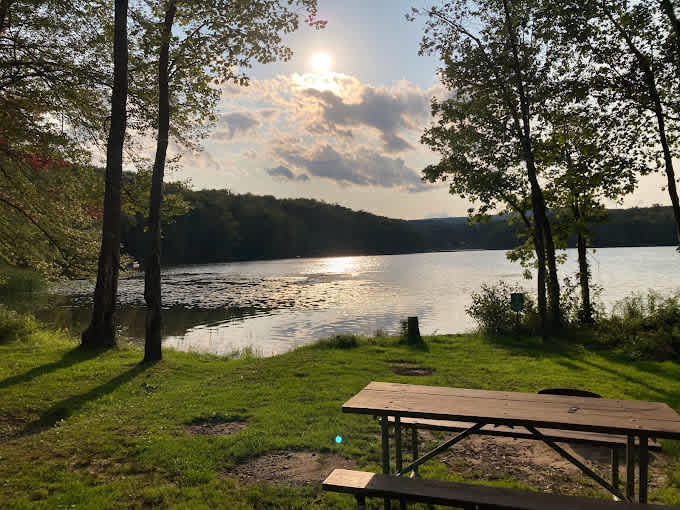Keen Lake Camping Cottage Resort