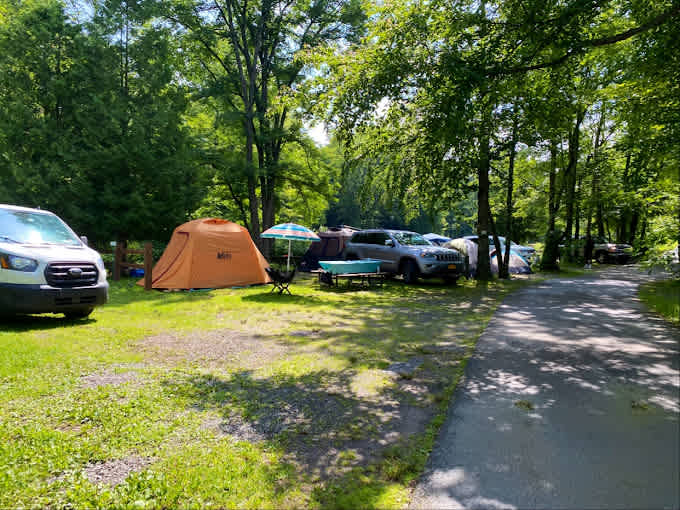 Keen Lake Camping Cottage Resort