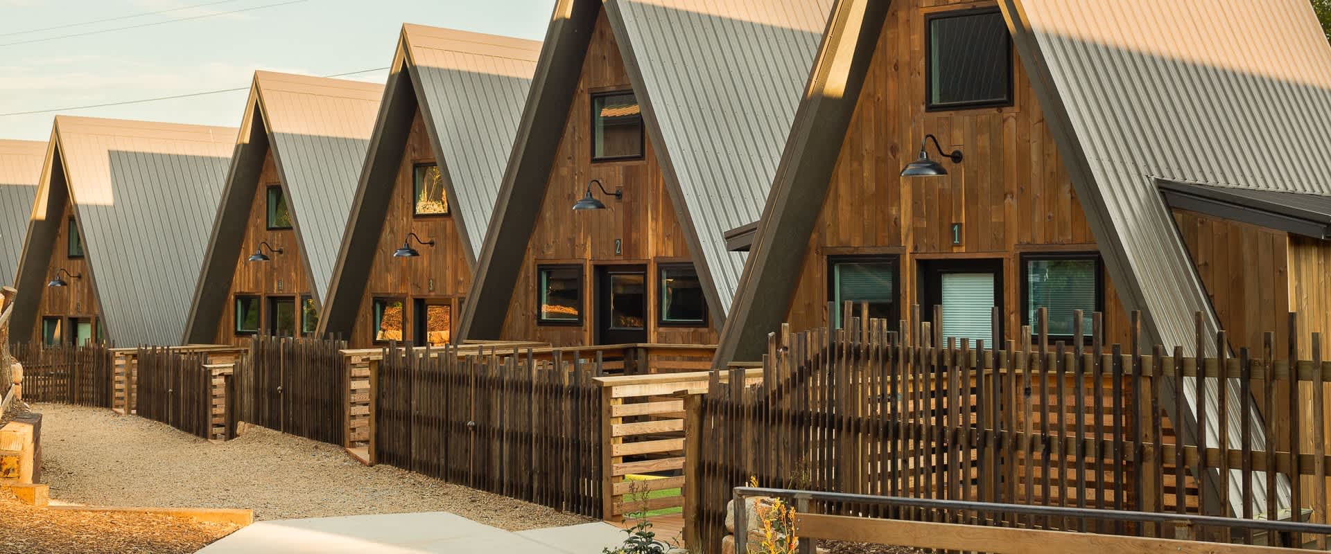 Wrong Way River Lodge & Cabins
