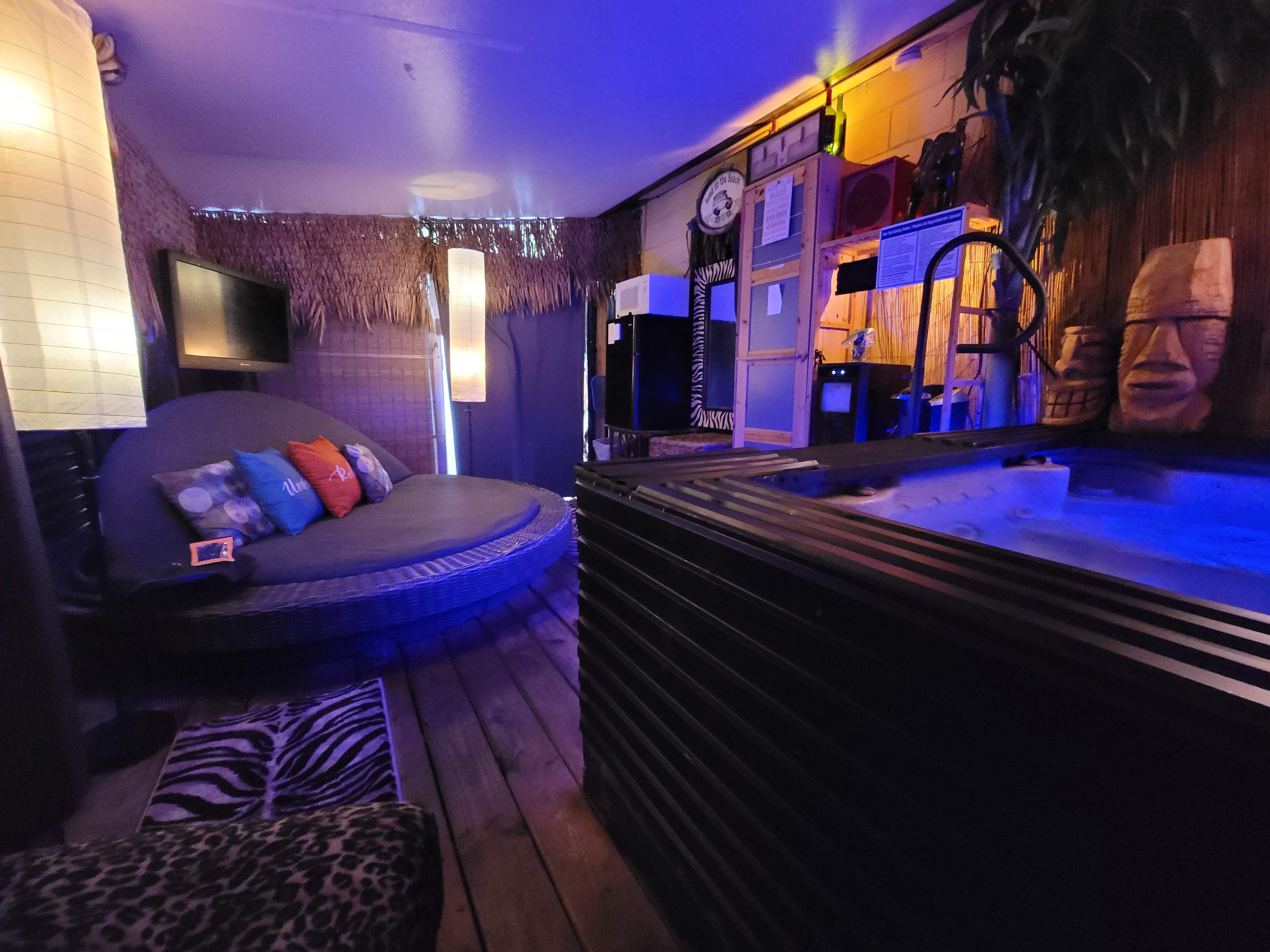 Luxury Hut with 5 Star Amenities