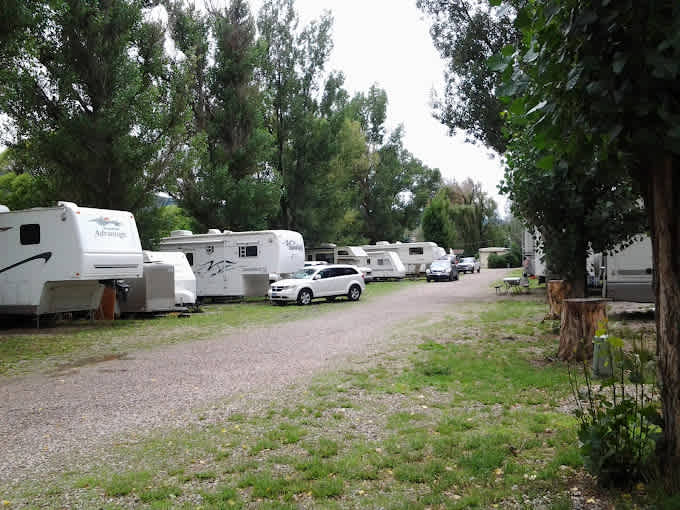 Seeping Springs Trout Lakes & RV Park