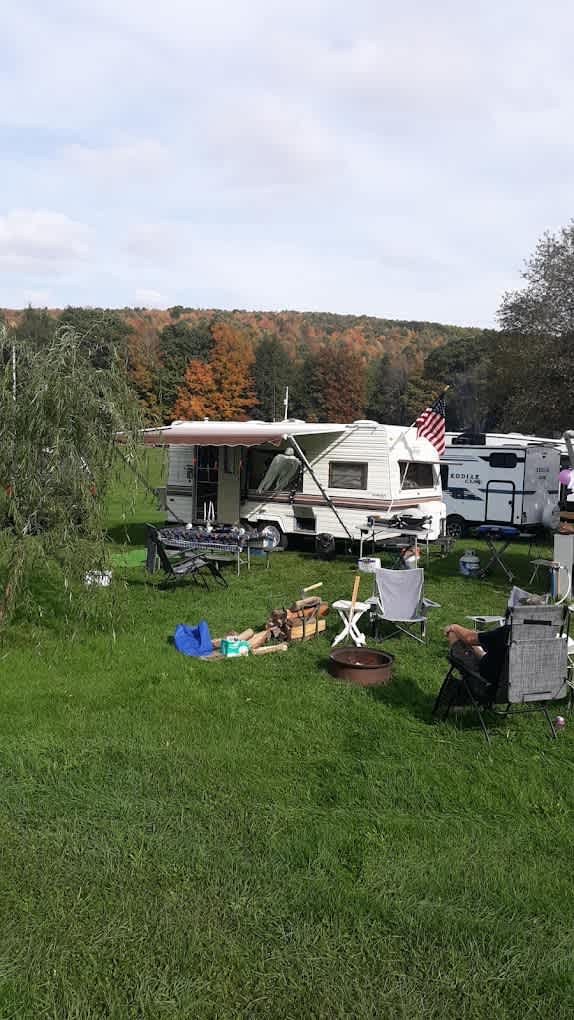 Crazy Acres Campground at Beaver Spring Lake