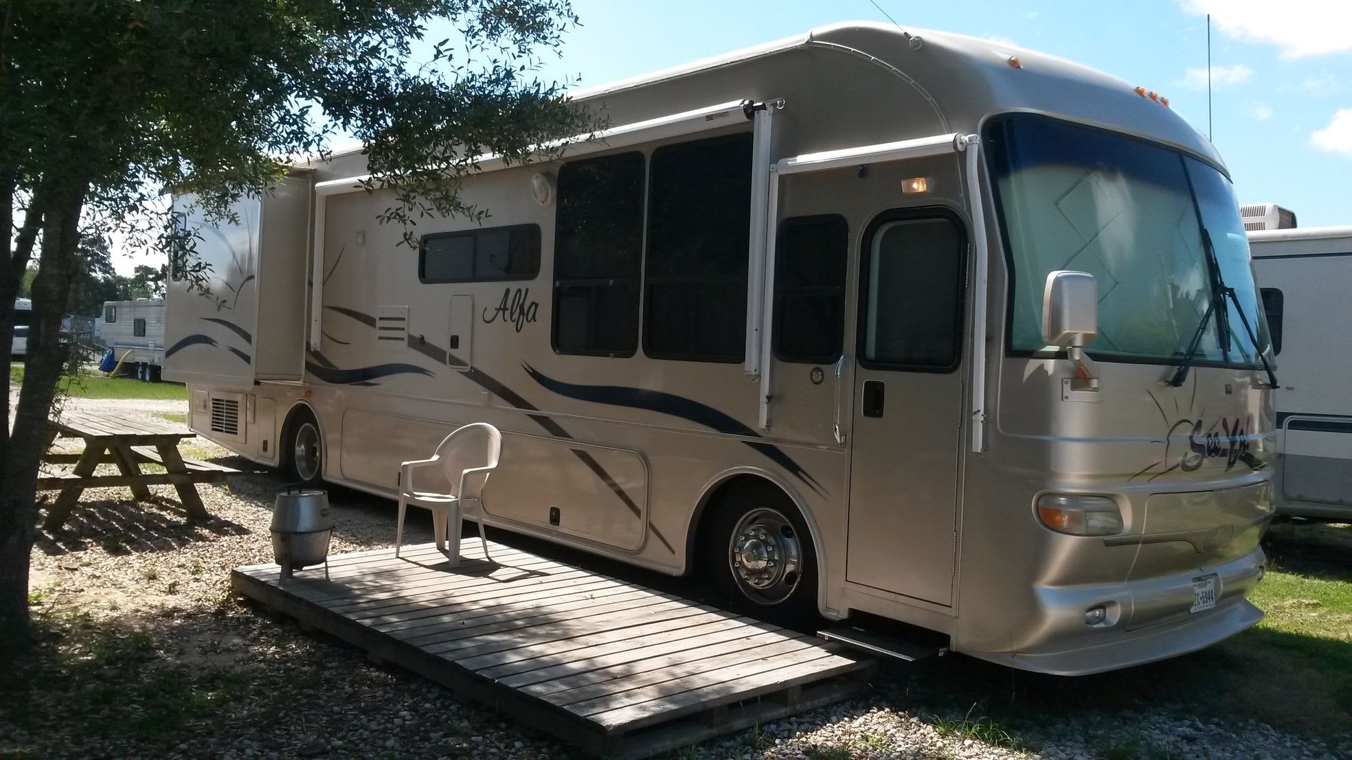 Cut N Shoot RV Park