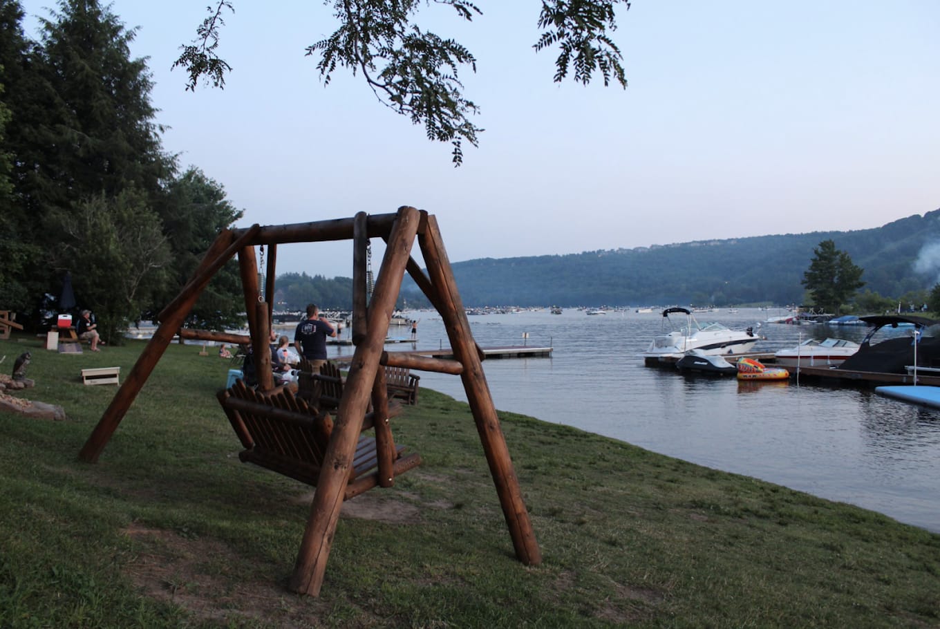 Lakefront Lodge