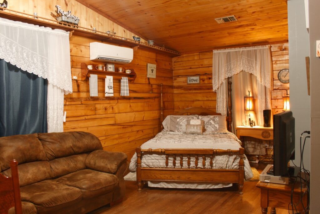Bland Lake Hideaway