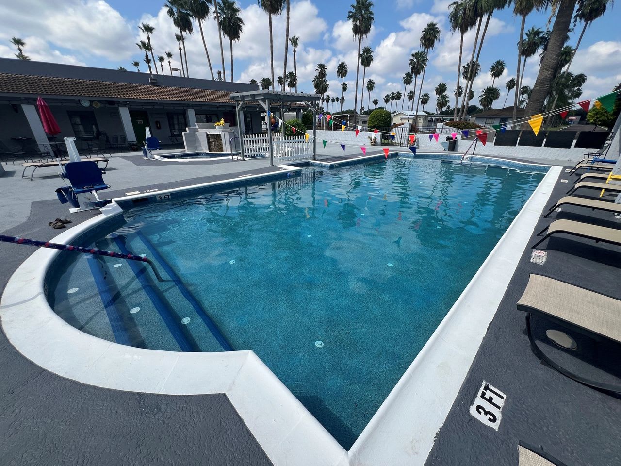 Palm Shadows RV Park