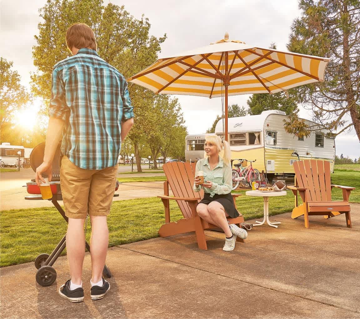 Vintage Caravan for Luxury Camping in Dayton, Oregon
